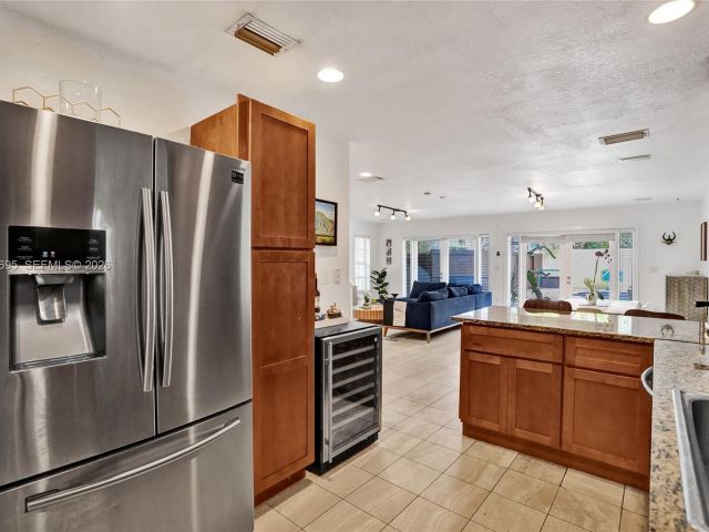 Home for rent at 3087 Shipping Ave - photo 7449982