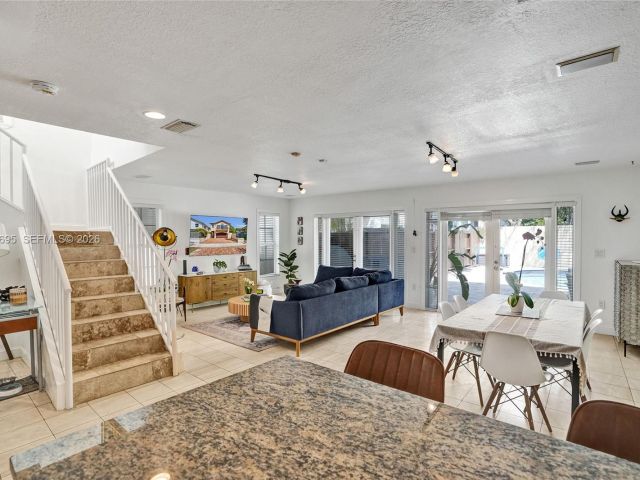 Home for rent at 3087 Shipping Ave - photo 7449994