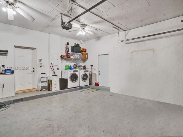 Home for rent at 3087 Shipping Ave - photo 7449998