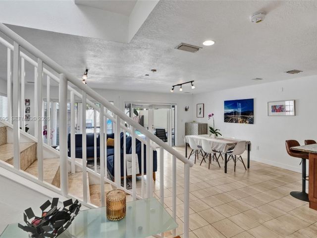 Home for rent at 3087 Shipping Ave - photo 7450006