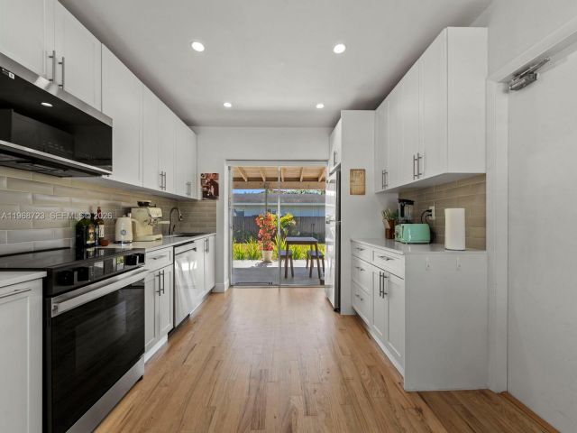 Home for rent at 9320 SW 125th Ter - photo 7449963