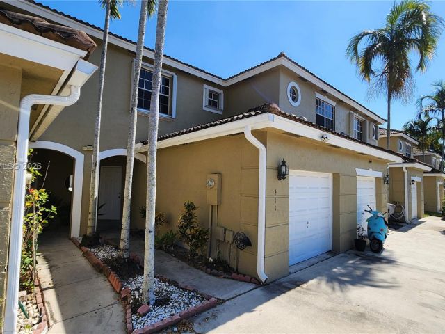 Home for rent at 411 SW 120th Ave 411 - photo 7455881