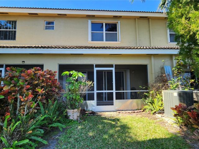 Home for rent at 411 SW 120th Ave 411 - photo 7455882