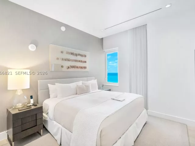3-bedroom condo for sale in Miami Beach - 102 24th St PH-1612 - MondialRealty