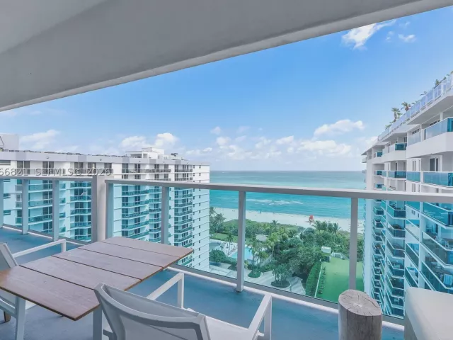 3-bedroom condo for sale in Miami Beach - 102 24th St PH-1612 - MondialRealty
