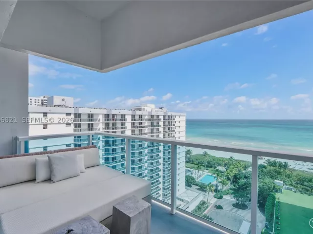 3-bedroom condo for sale in Miami Beach - 102 24th St PH-1612 - MondialRealty