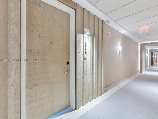 3-bedroom condo for sale in Miami Beach - 102 24th St PH-1612 - MondialRealty