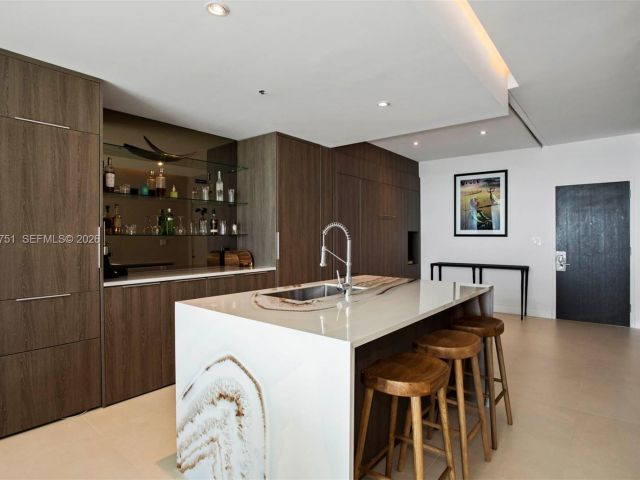 Apartment for sale  Unit #4307 - photo 7467259