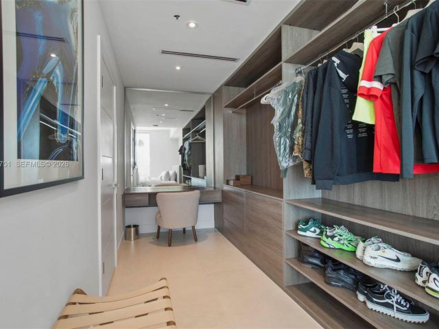 Apartment for sale  Unit #4307 - photo 7467267