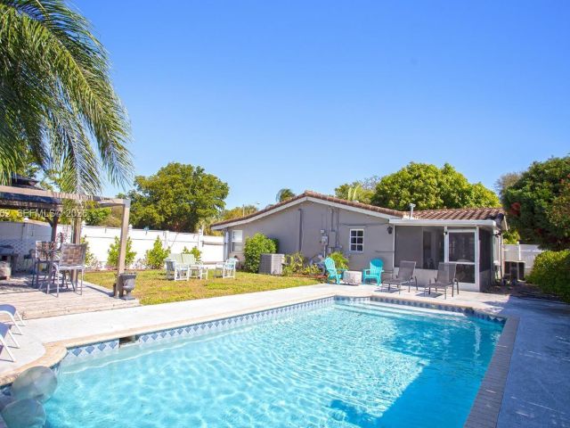 Home for sale at 2450 NE 18th St - photo 7515524