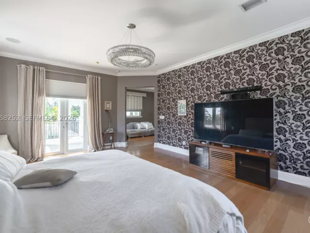 7-bedroom home for sale in Coral Gables - 12755 SW 57th Ave - MondialRealty