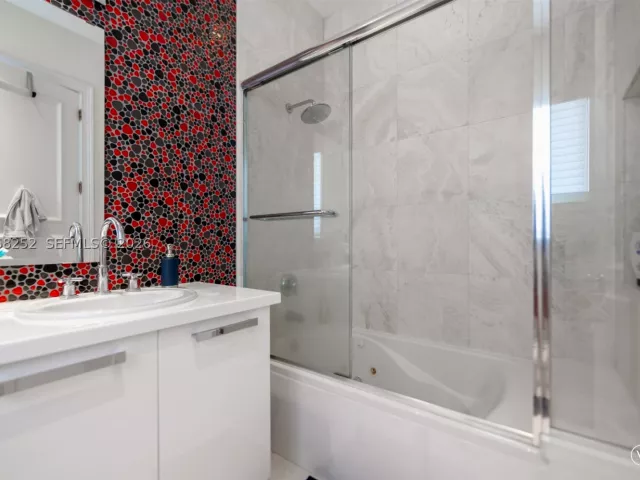 7-bedroom home for sale in Coral Gables - 12755 SW 57th Ave - MondialRealty