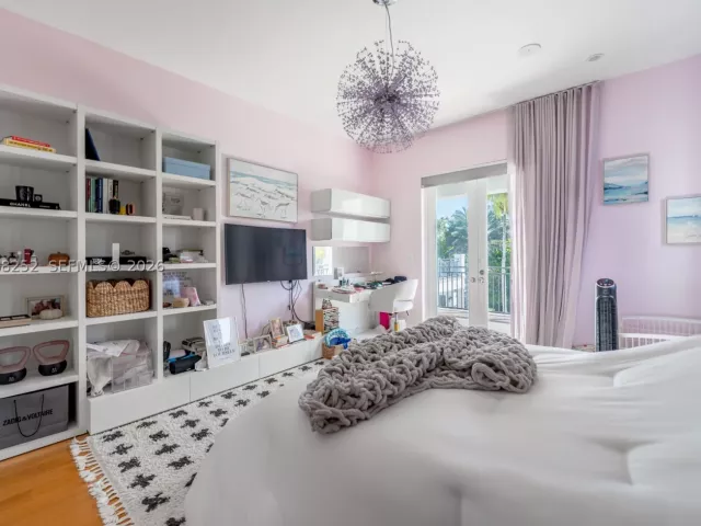 7-bedroom home for sale in Coral Gables - 12755 SW 57th Ave - MondialRealty
