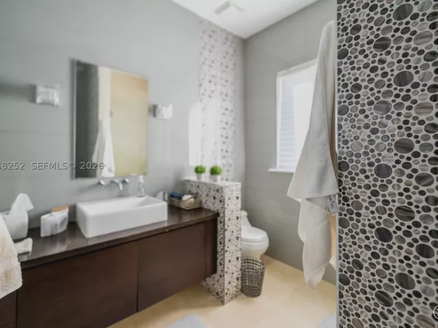 7-bedroom home for sale in Coral Gables - 12755 SW 57th Ave - MondialRealty