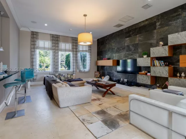 7-bedroom home for sale in Coral Gables - 12755 SW 57th Ave - MondialRealty