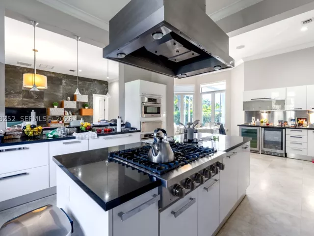 7-bedroom home for sale in Coral Gables - 12755 SW 57th Ave - MondialRealty