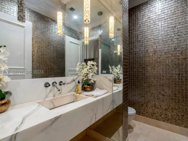 7-bedroom home for sale in Coral Gables - 12755 SW 57th Ave - MondialRealty