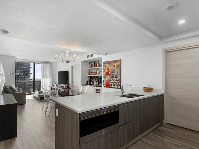 Apartment for sale  Unit #3310 - photo 7452706