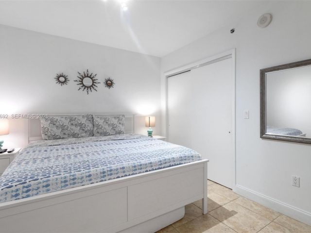 Apartment for rent  Unit #2409 - photo 7499858