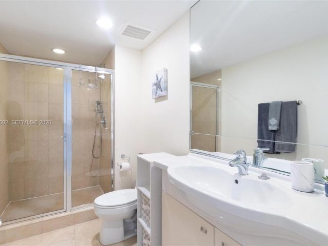 Apartment for rent  Unit #2409 - photo 7499859