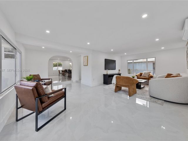 Home for sale at 651 NW 9th St - photo 7498864