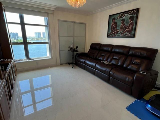 Apartment for sale  Unit #1215 - photo 7504146