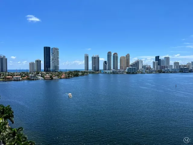 3-bedroom condo for sale in Aventura - 3530 Mystic Pointe Dr 1215 - MondialRealty