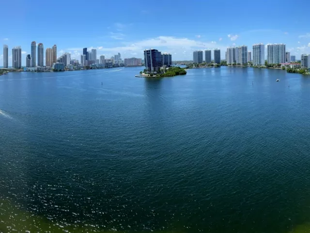 3-bedroom condo for sale in Aventura - 3530 Mystic Pointe Dr 1215 - MondialRealty