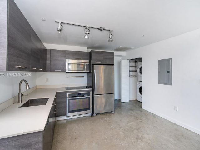 Apartment for rent  Unit #909 - photo 7467959