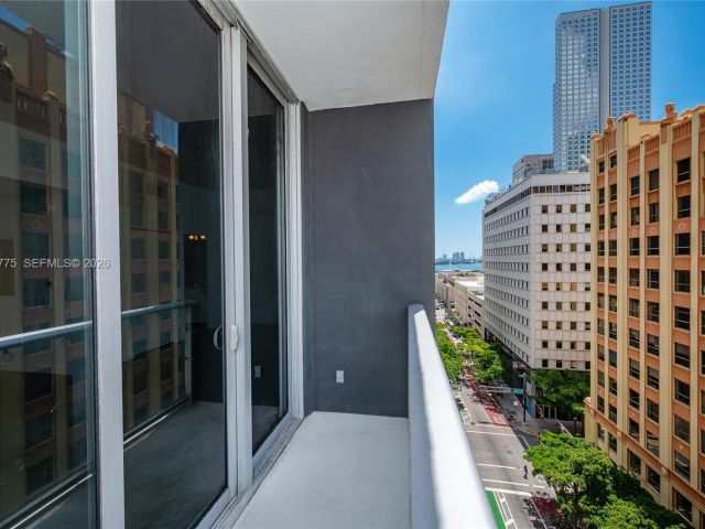 Apartment for rent  Unit #909 - photo 7467966