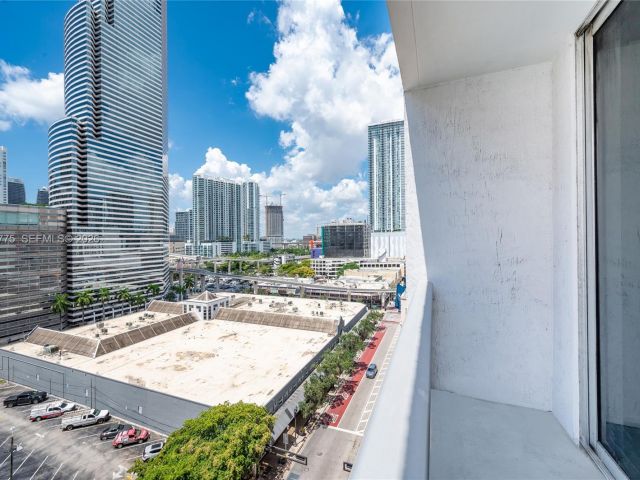 Apartment for rent  Unit #909 - photo 7467967