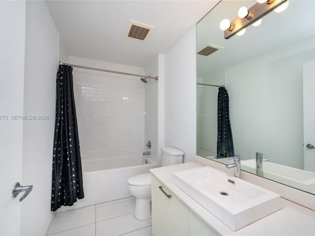 Apartment for rent  Unit #909 - photo 7467972