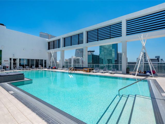 Apartment for rent  Unit #909 - photo 7467975