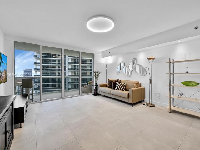 Apartment for rent  Unit #4005 - photo 7499830