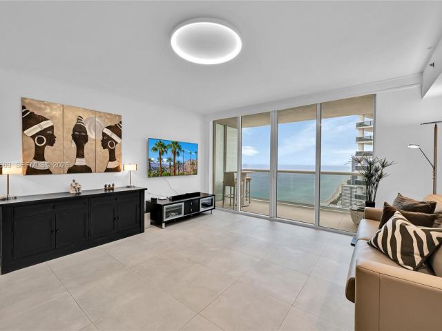 Apartment for rent  Unit #4005 - photo 7499831