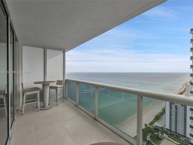 Apartment for rent  Unit #4005 - photo 7499834