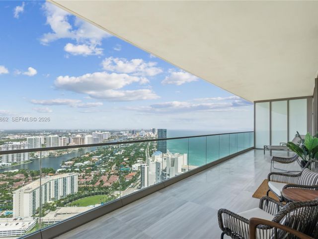 Apartment for rent  Unit #4502 - photo 7495856