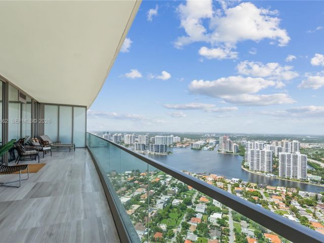 Apartment for rent  Unit #4502 - photo 7495857