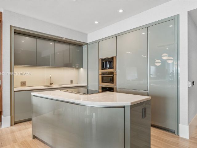 Apartment for rent  Unit #4502 - photo 7495877