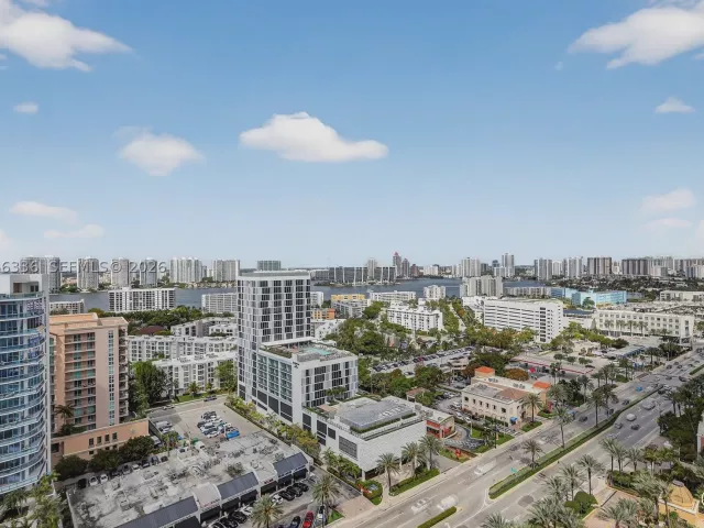 4-bedroom condo for sale in Sunny Isles Beach - 17555 Collins Ave 2303/04 - MondialRealty
