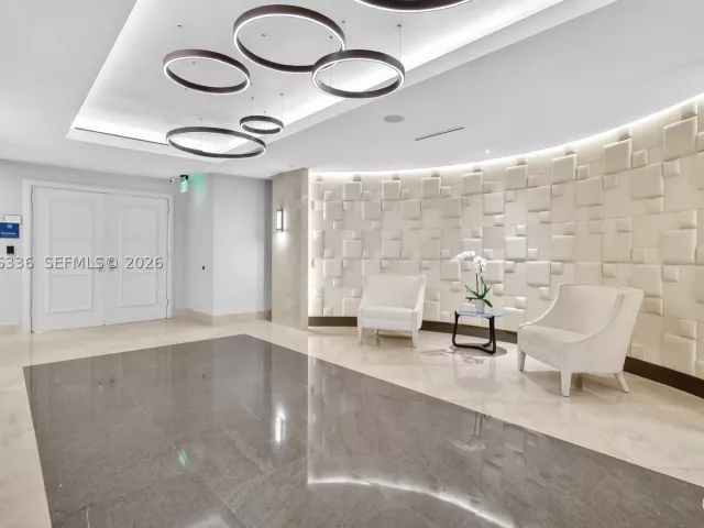 4-bedroom condo for sale in Sunny Isles Beach - 17555 Collins Ave 2303/04 - MondialRealty