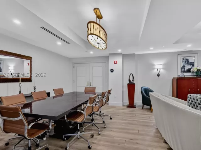 4-bedroom condo for sale in Sunny Isles Beach - 17555 Collins Ave 2303/04 - MondialRealty
