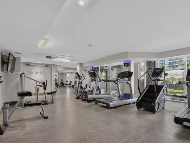 4-bedroom condo for sale in Sunny Isles Beach - 17555 Collins Ave 2303/04 - MondialRealty