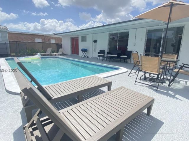 Home for sale at 2841 SW 4th Ct - photo 7529581