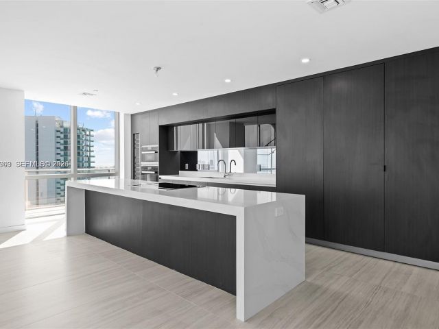 Apartment for sale  Unit #5001 - photo 7488264