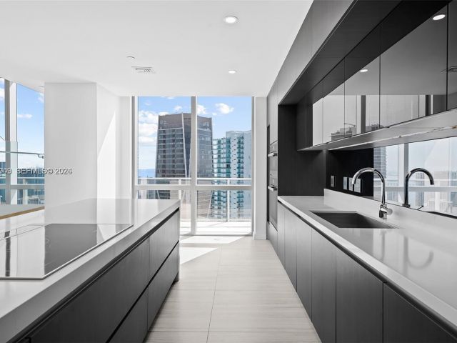 Apartment for sale  Unit #5001 - photo 7488265