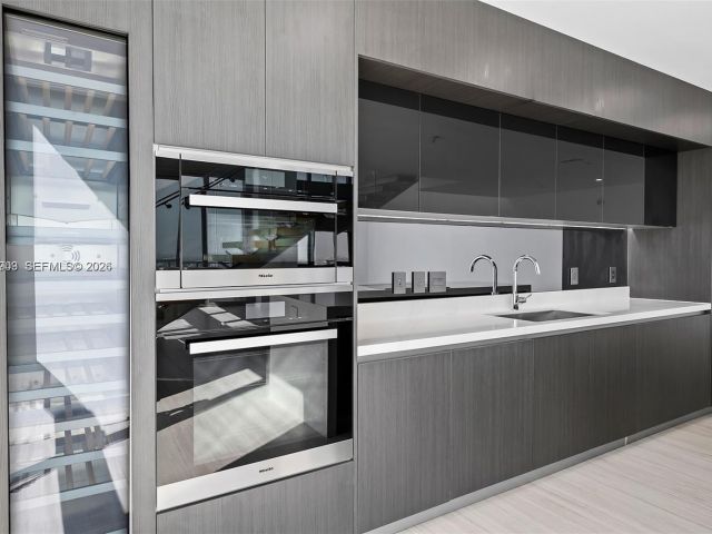 Apartment for sale  Unit #5001 - photo 7488266