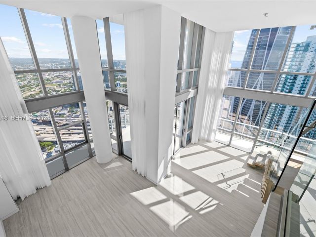 Apartment for sale  Unit #5001 - photo 7488267