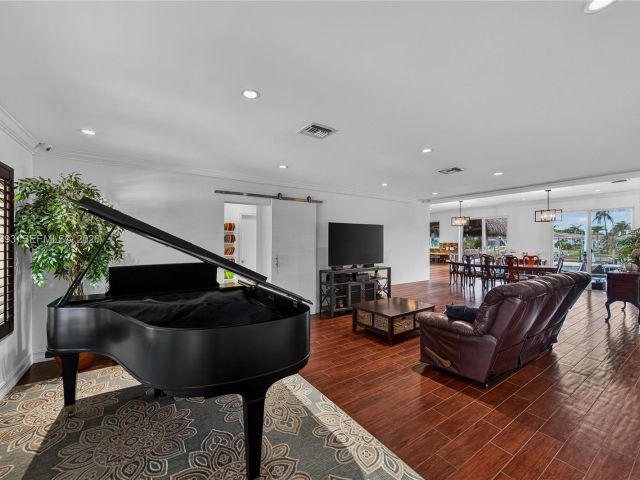 Home for sale at 291 SE 5th Ter - photo 7478633