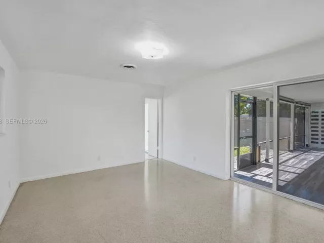 3-bedroom home for sale in Hollywood - 3816 W Park Rd - MondialRealty